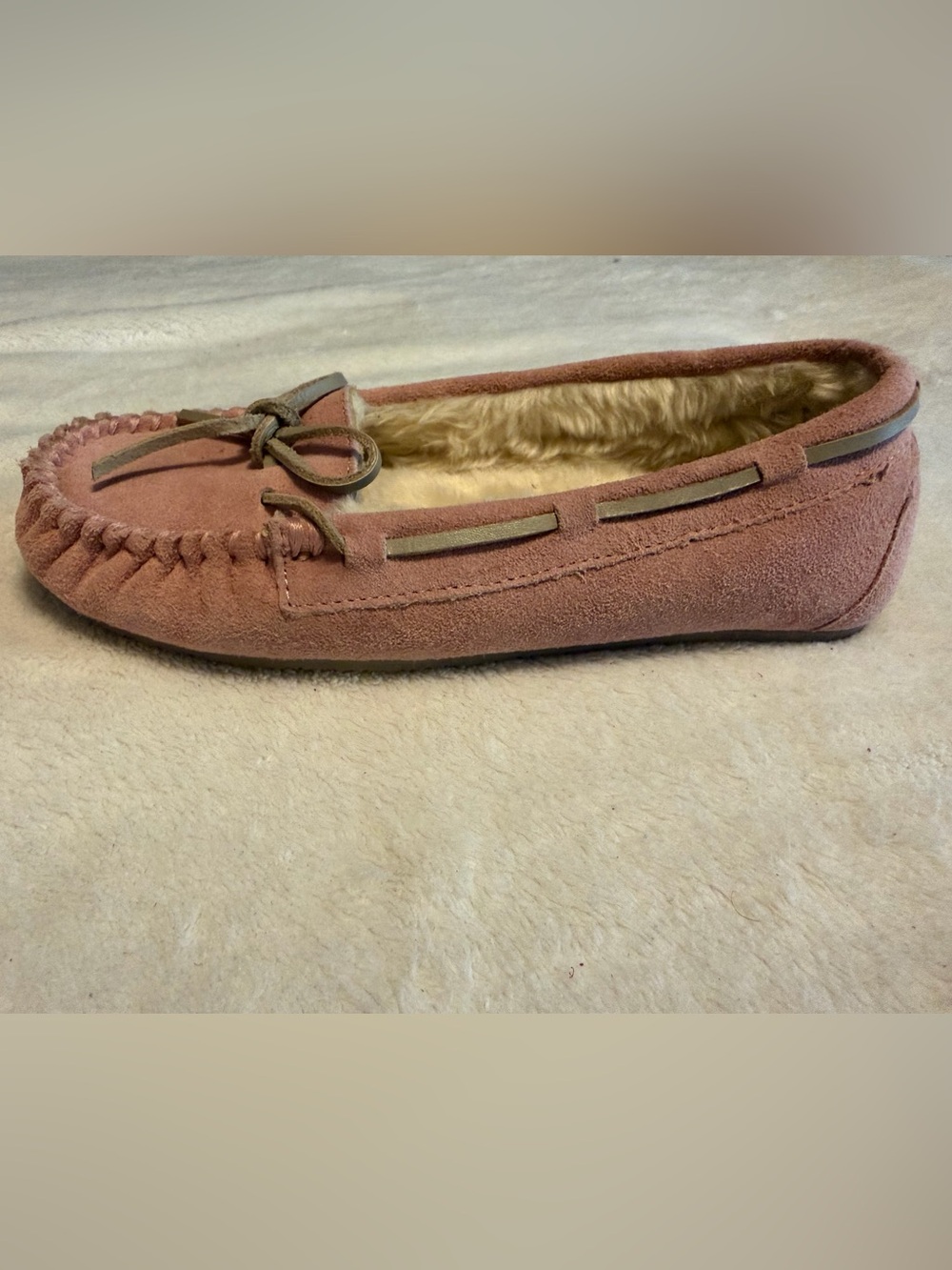 Minnetonka Pink Suede Bow Moccasin Slippers - Picture 4 of 7